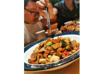 現在霸點肉汁拌飯可以加盟嗎?在食堂能開嗎