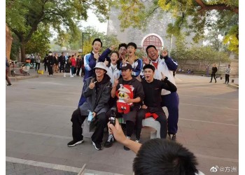 外太空的莫扎特投資成本高嗎,投資一份多少錢,和那個公司簽約