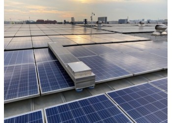 屋頂光伏電站，德瑞光伏板清掃機器人